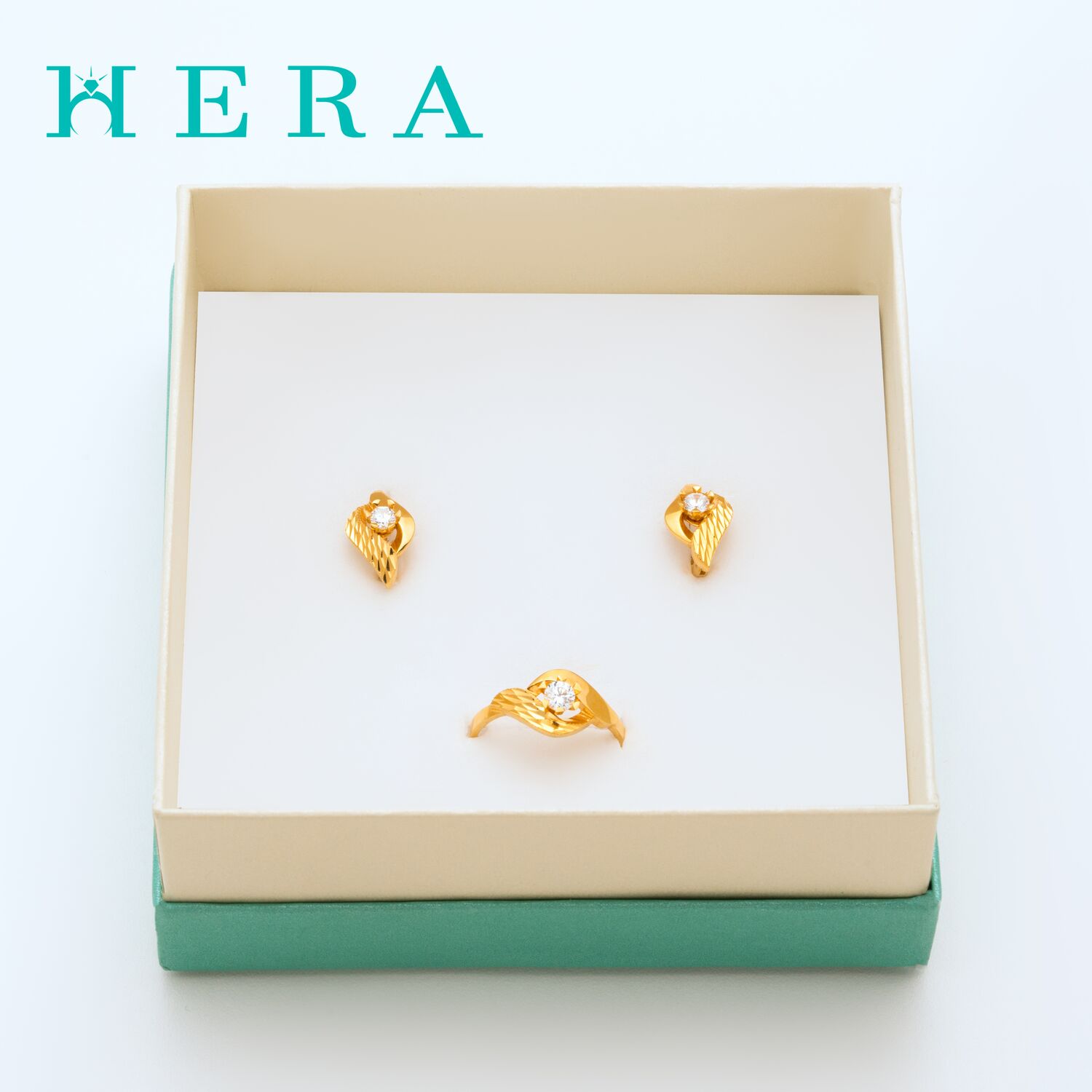 Алтан бөгж /Нүд хэлбэртэй шигтгээтэй/