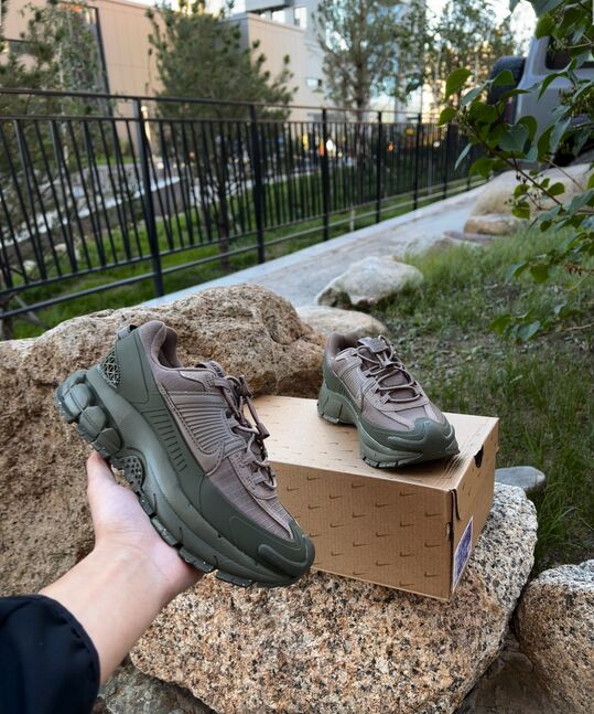 Nike air zoom vomero 5 roam