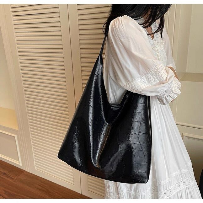 Leather tote bag