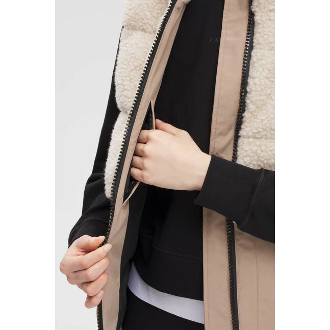 Elora Vest