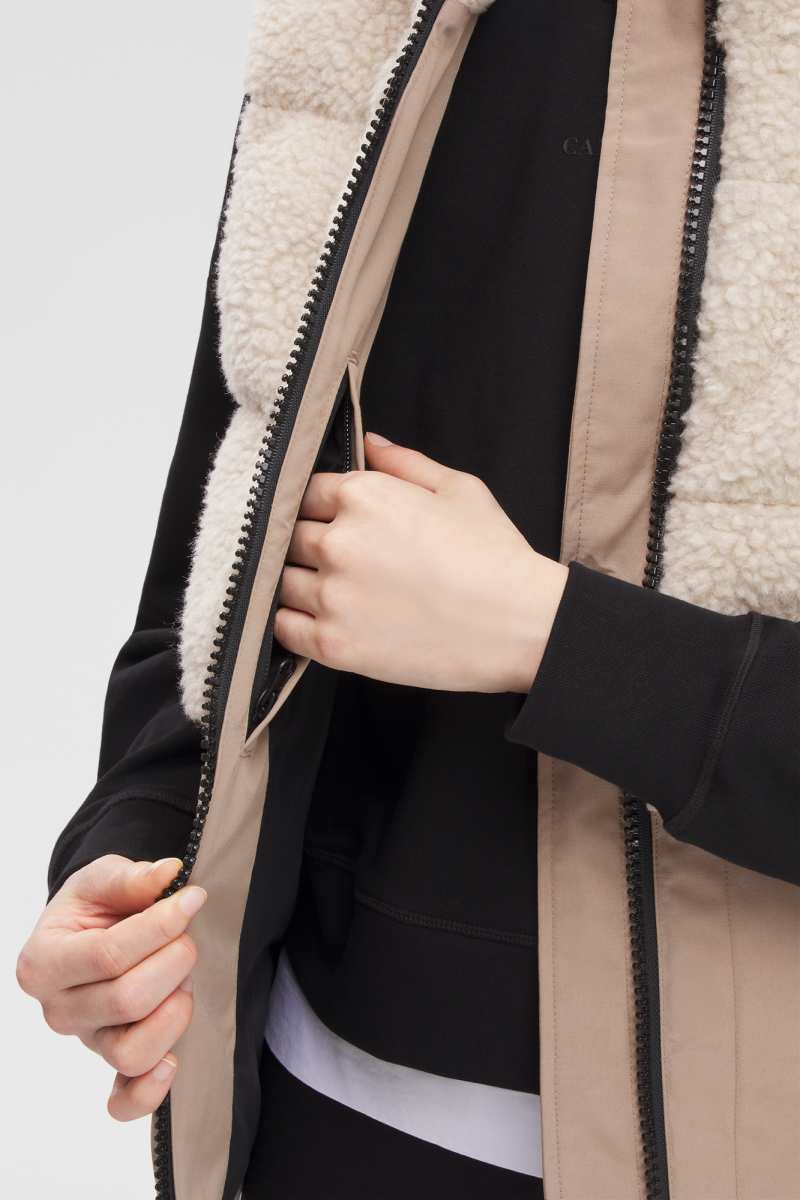 Elora Vest