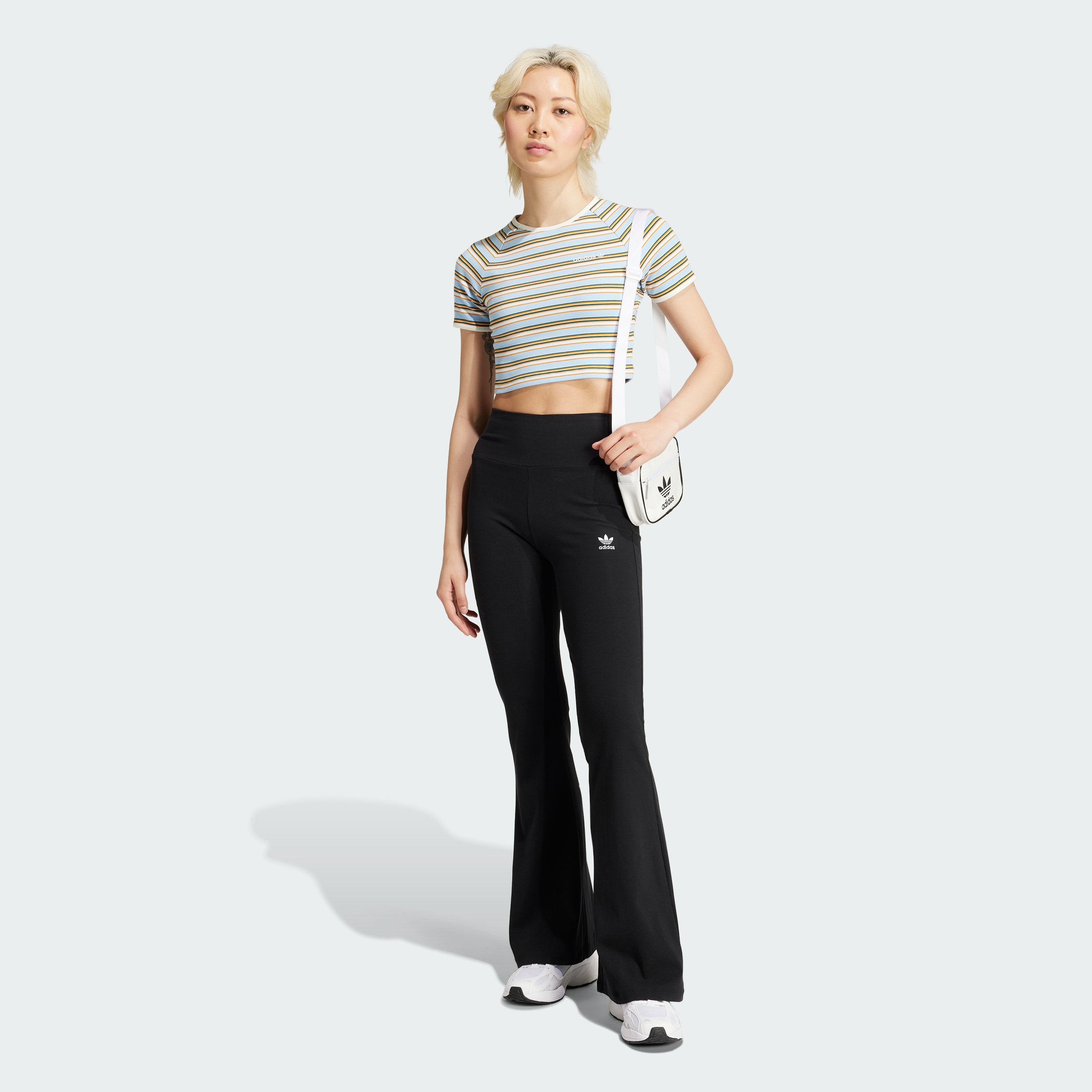 ESS FL LEGGINGS BLACK