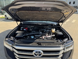 Toyota Land Cruiser 300 GX-R Leather 
