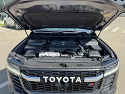 Toyota Land Cruiser 300 GR-Sport 