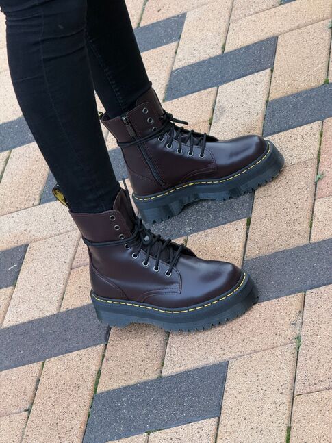 Dr martens burgundy jadon