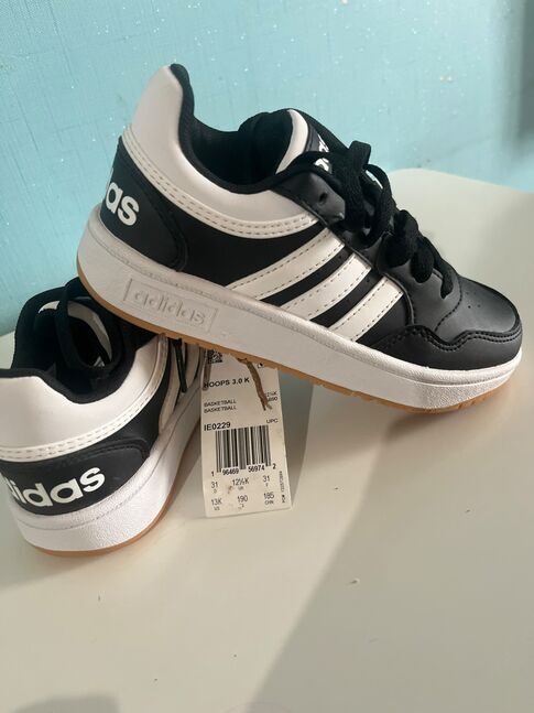 Amerikaas itsen adidas puuz 