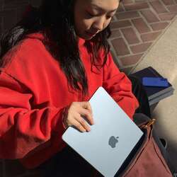  macbook air 13-inch m4 blue sky