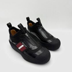 Эрэгтэй арьсан bally