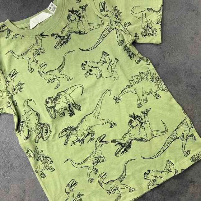 H&m t-shirt size: 6-8 nas