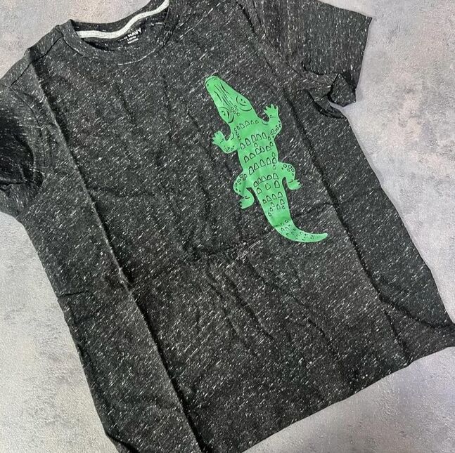 Oldnavy t-shirt size: 10-p