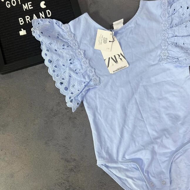 Zara top size: 9 nas