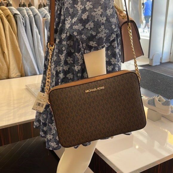 Michael kors medium crossbody