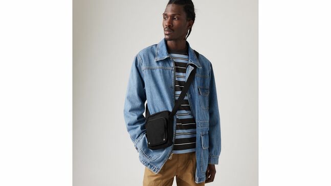 SMALL NS ZIP CROSSBODY CAVIAR