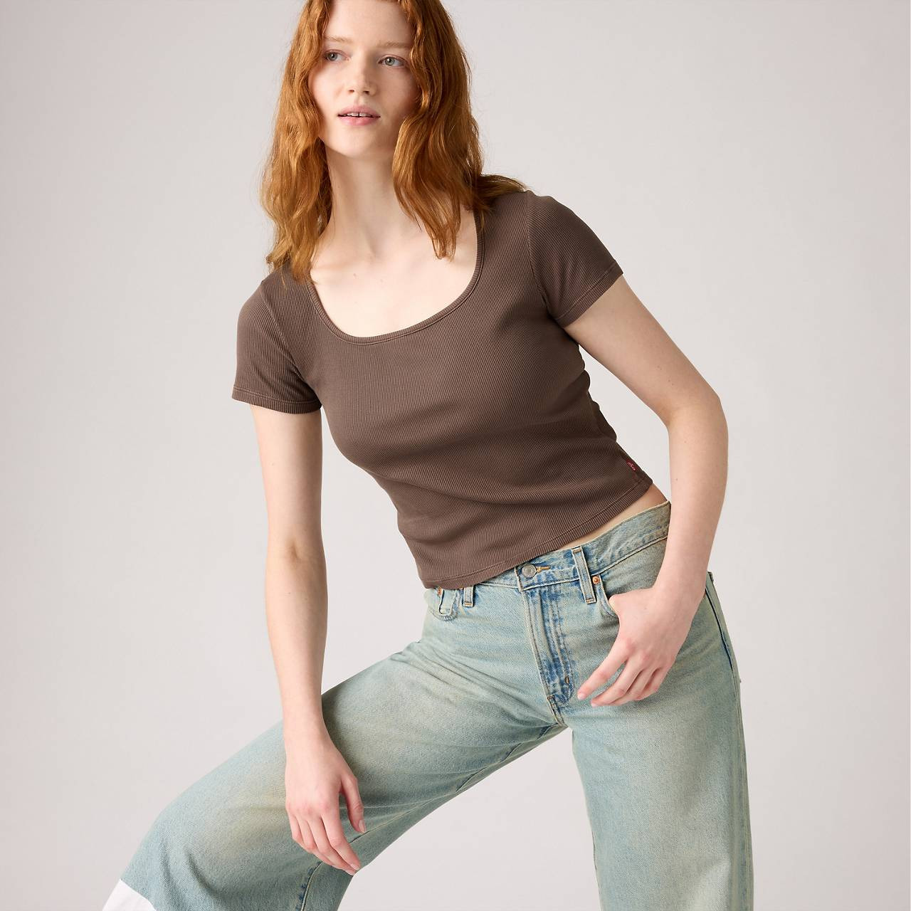 ESSENTIAL SQRD NECK TEE FA180896 GARMEN