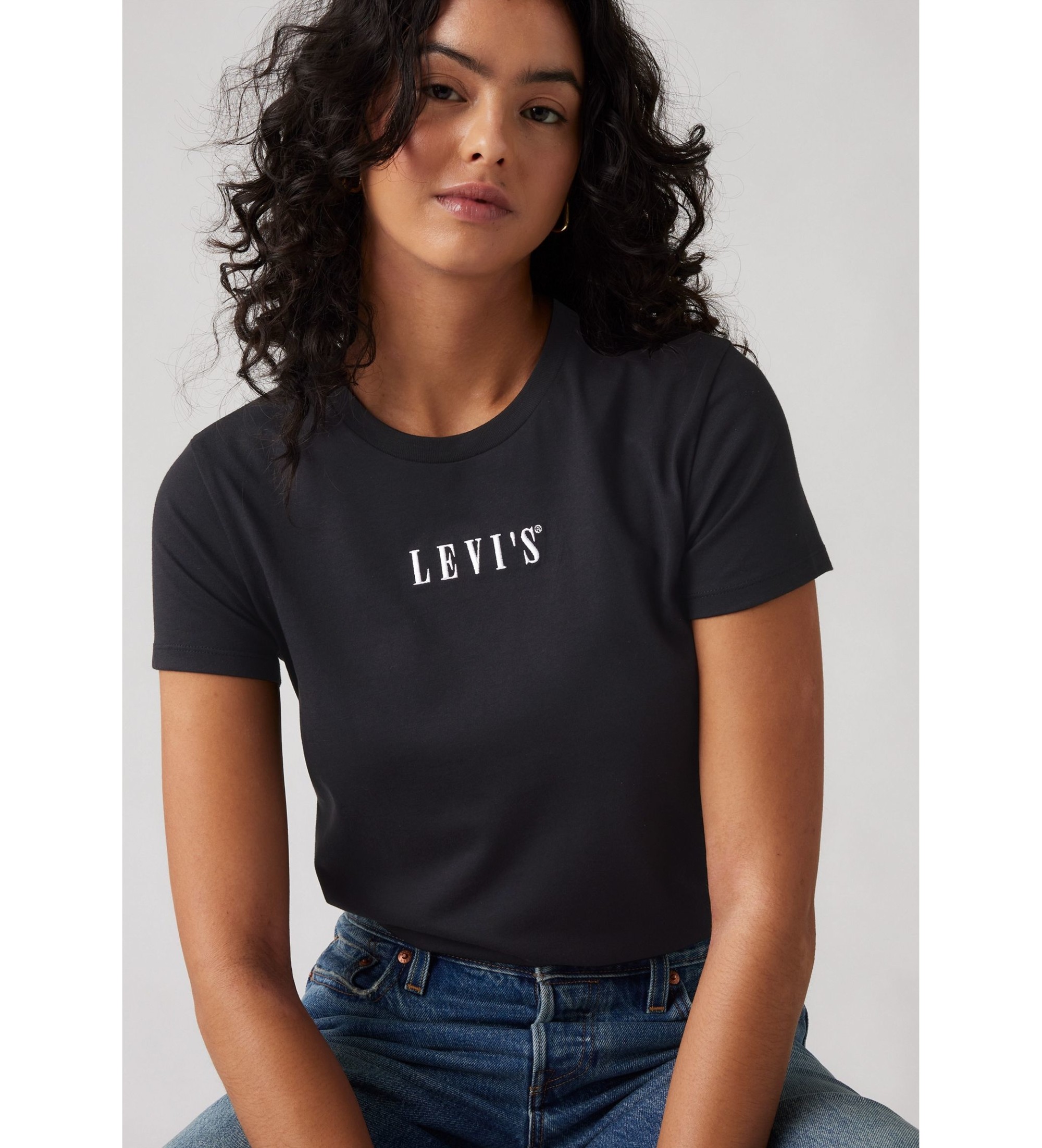 THE PERFECT TEE SERIF EMB CAVIAR