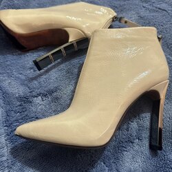 Цагаан түрийт зарна