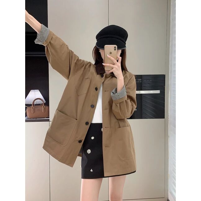 Trench coat 