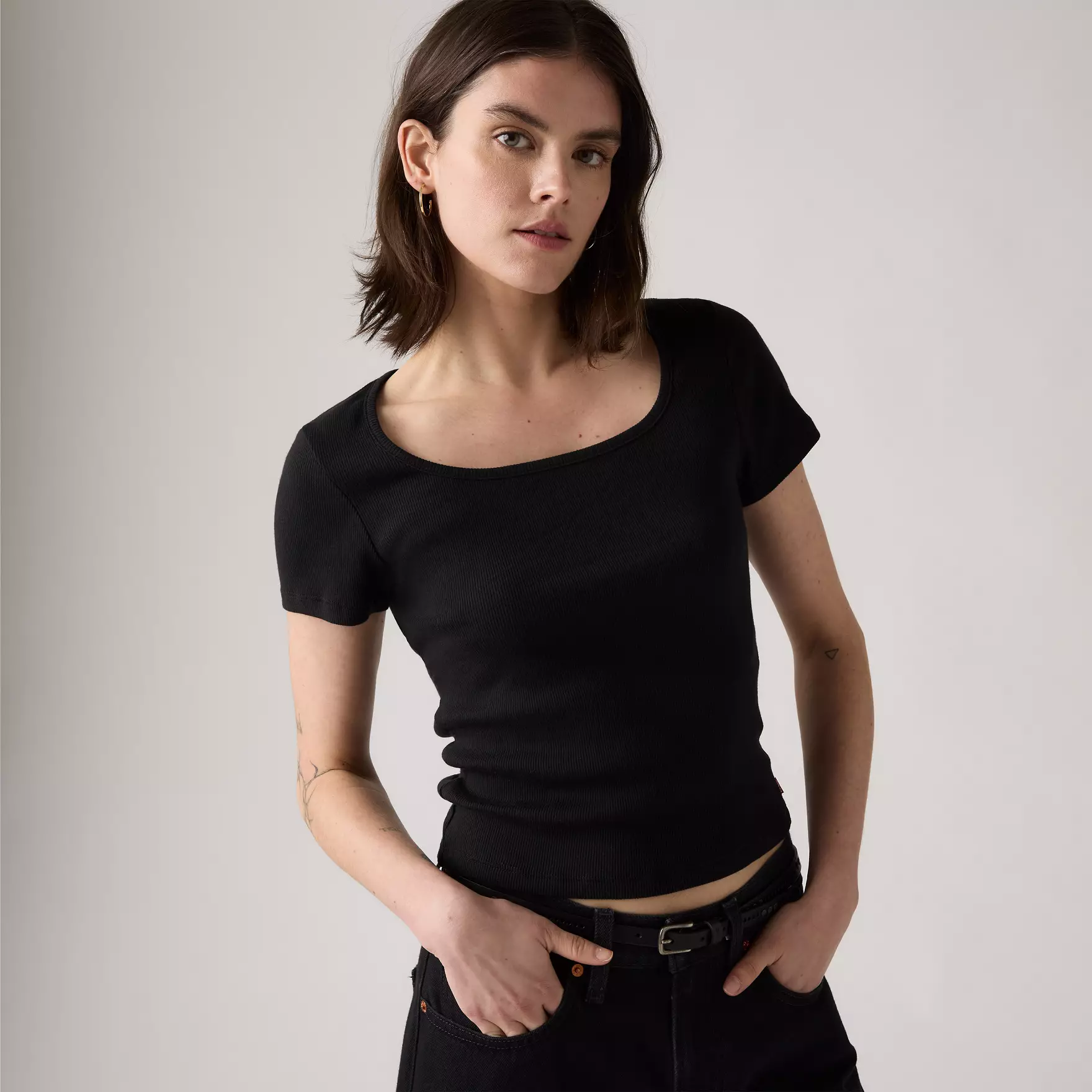 ESSENTIAL SQRD NECK TEE ANTHRACITE NIGHT