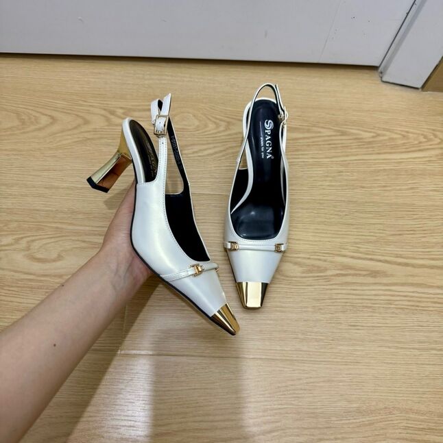 Сувдан цагаан өсгийт