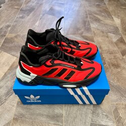 Adidas ozweego pure ‘solar red’