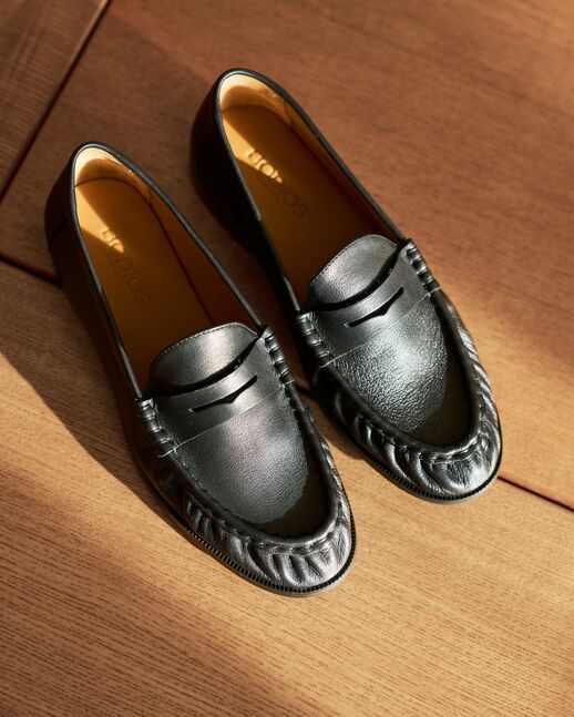 Leather shoes