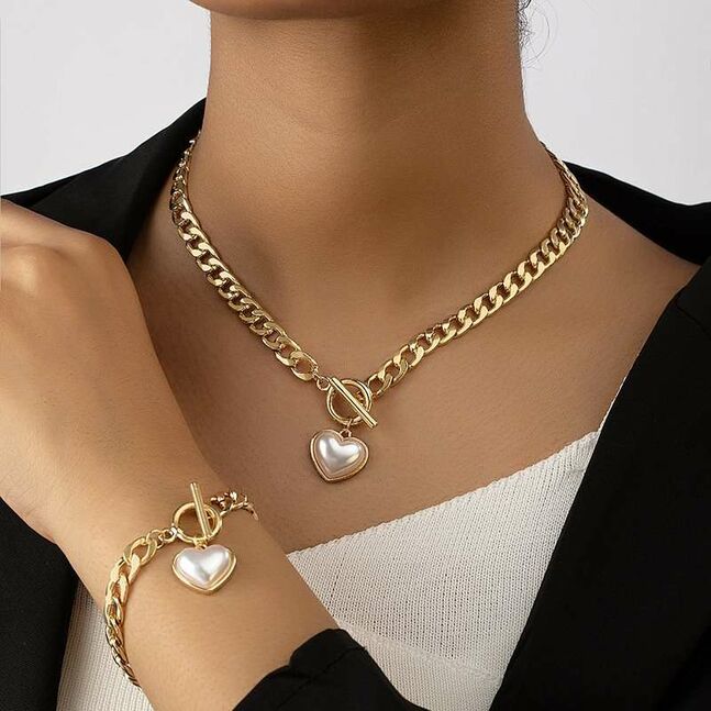 Heart necklace & bracelet lovely
