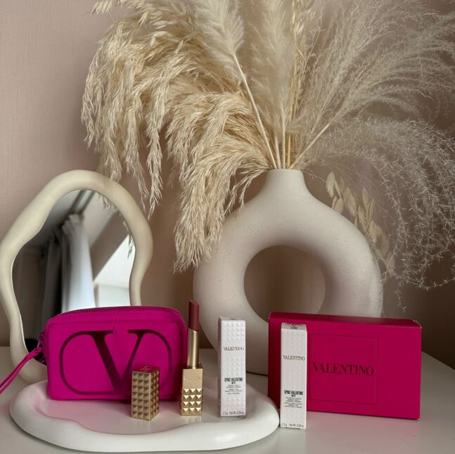 Limited edition spike valentino 
