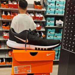 Nike оригнал пүүз зарна.