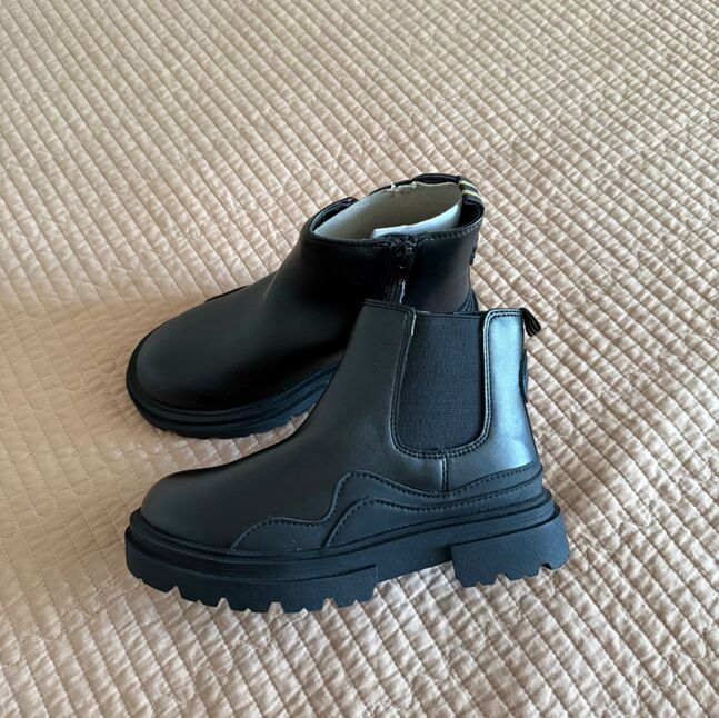 Хүүхдийн гутал