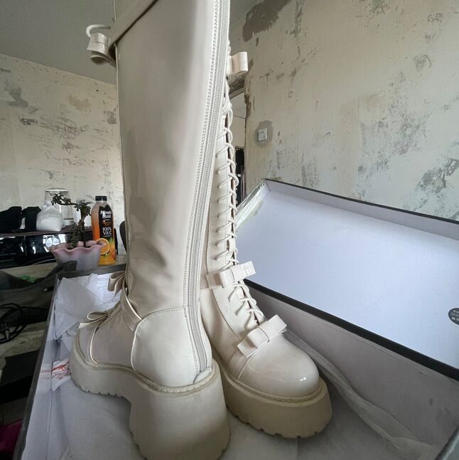 Эмэгтэй гутал