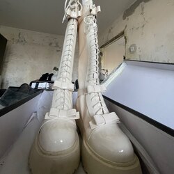 Эмэгтэй гутал