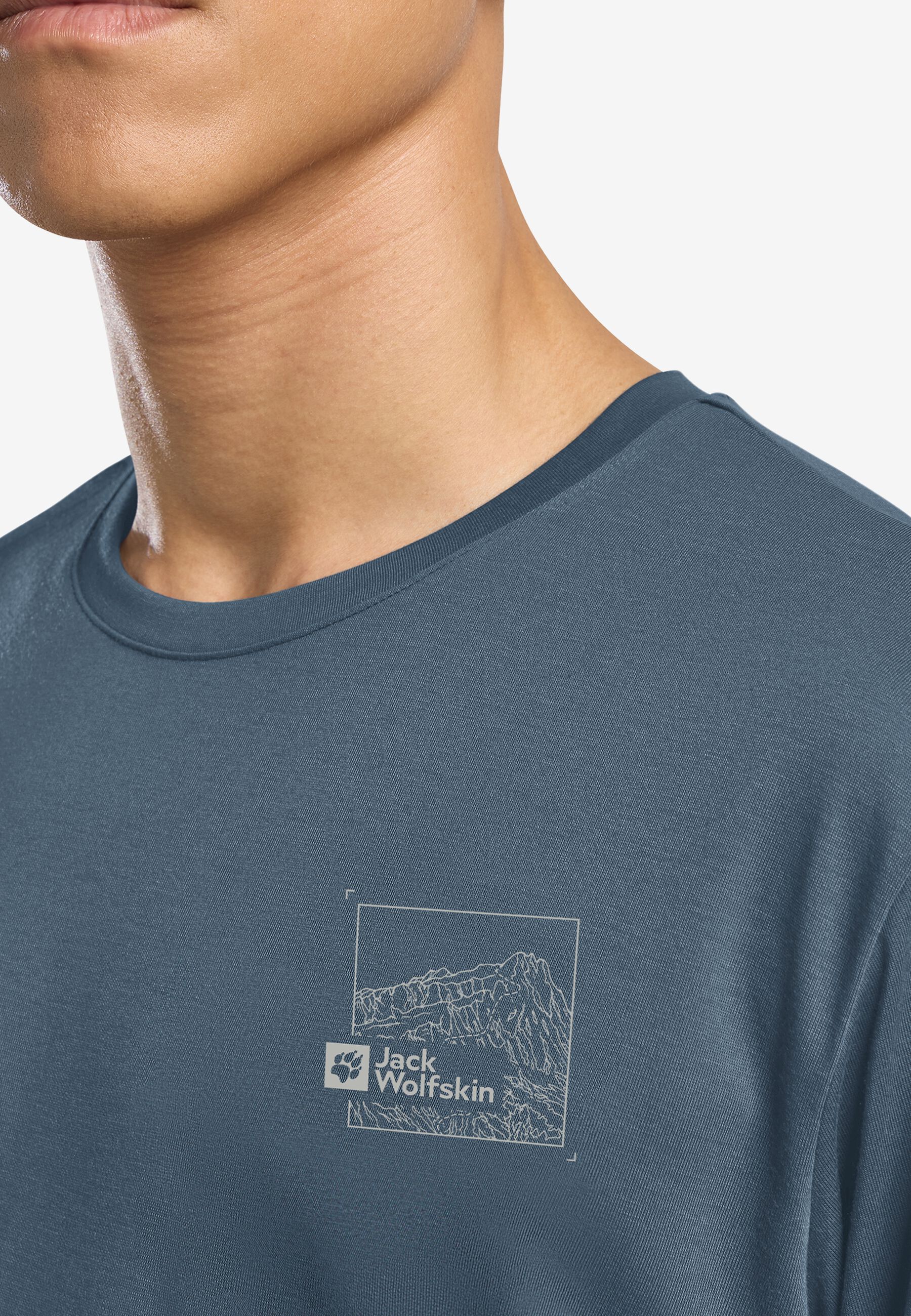 VONNAN GRAPHIC T M