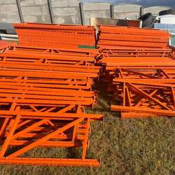 Хуучин агуулахын тавиур зарна