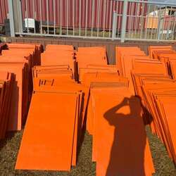 Хуучин агуулахын тавиур зарна