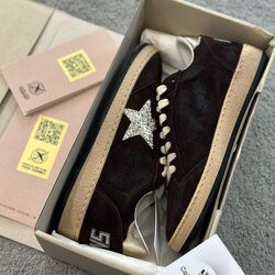 Golden goose sneaker