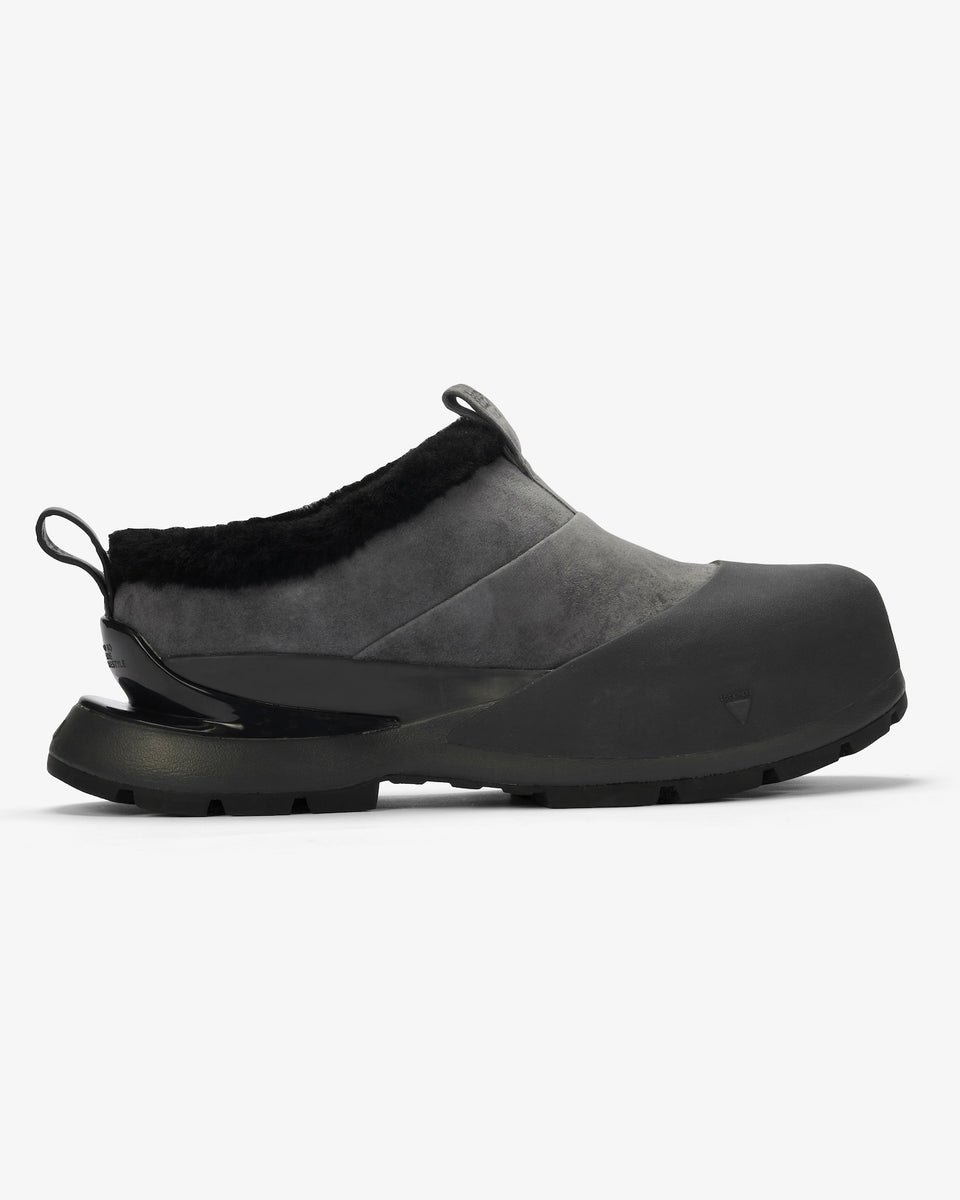 Raven Arctic Grip Slip-on Black