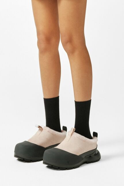 Raven-Arctic Grip Slip-on-Black Pink