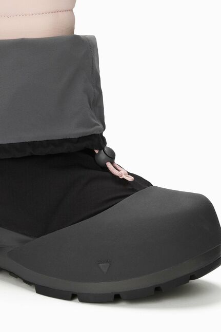 Raven-Arctic Grip Boot Mid-Black Pink