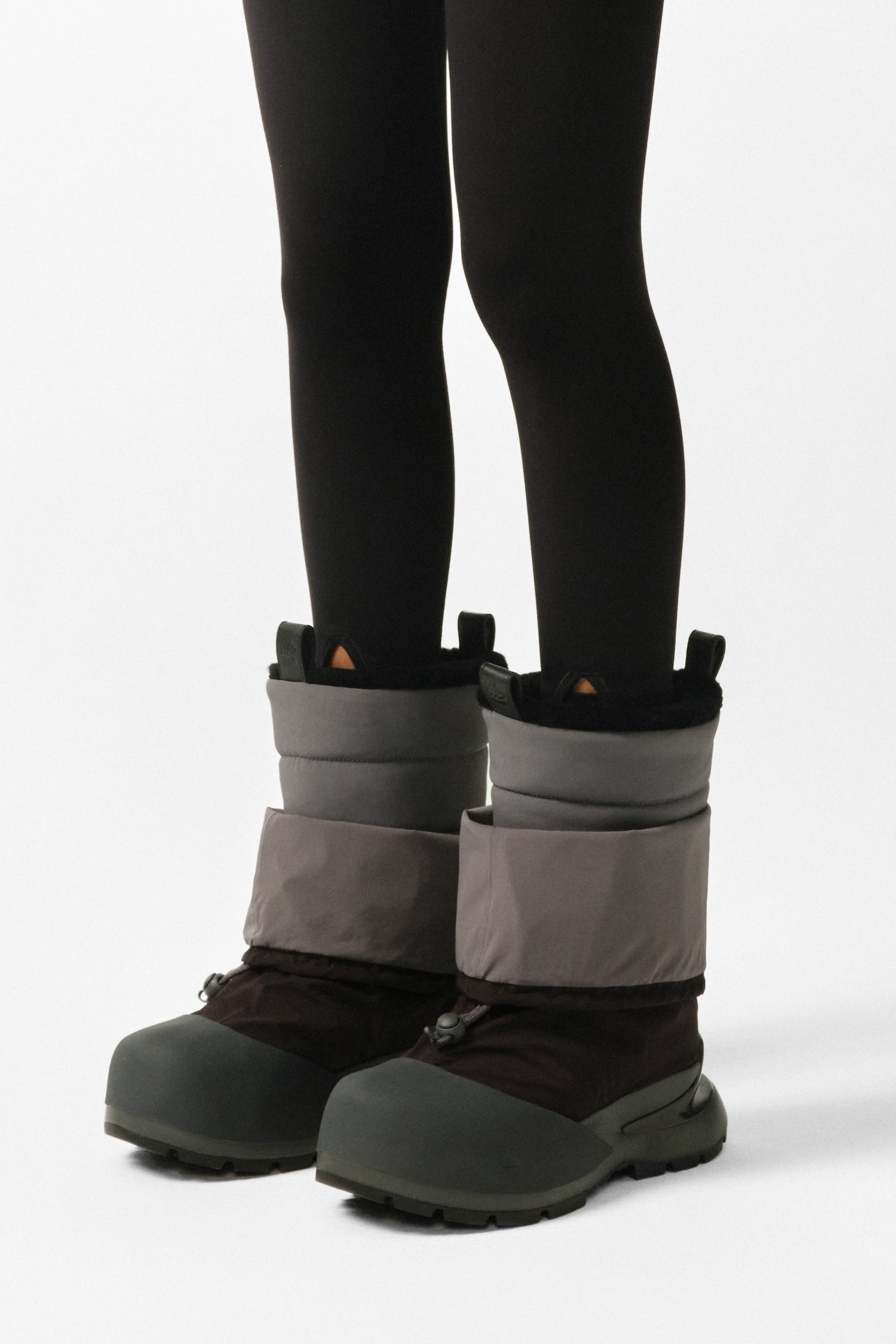 Raven Arctic Grip Boot Mid Black