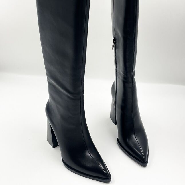 Урт түрийтэй цэвэр арьс