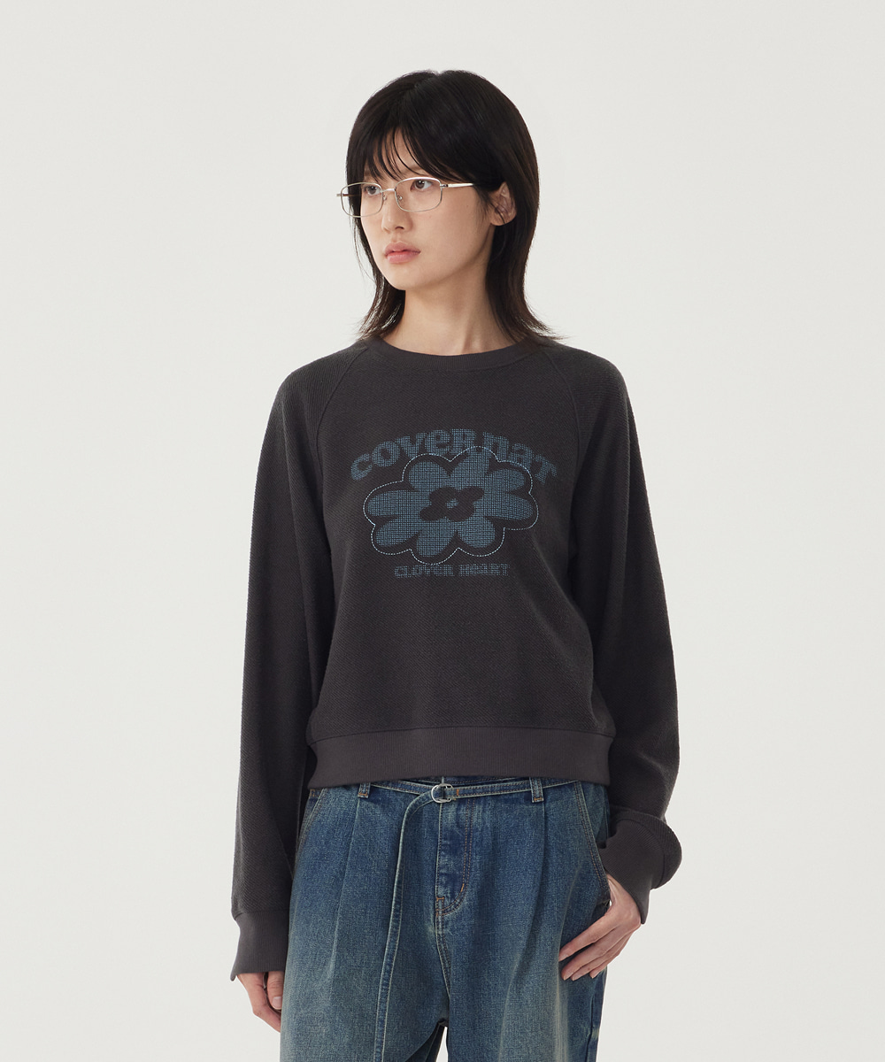 Woman Clover Graphic Sweatshirt