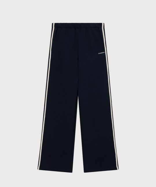 Woman Taping Straight Sweat Pants