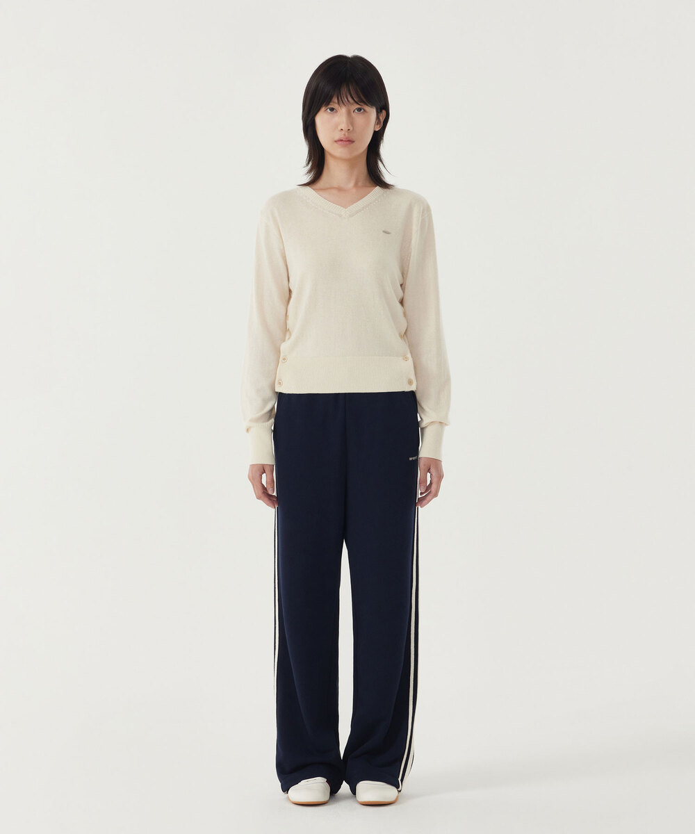 Woman Taping Straight Sweat Pants
