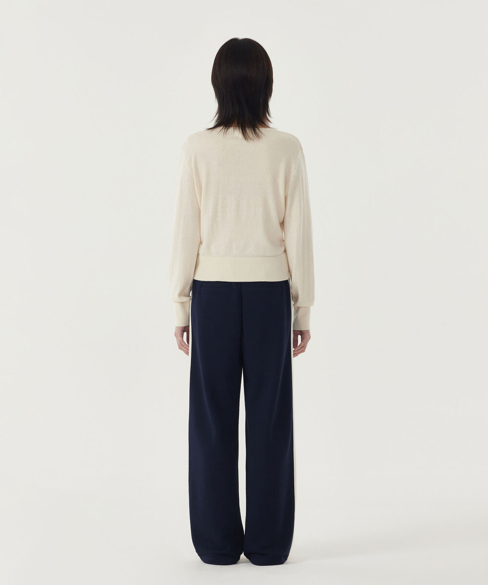 Woman Taping Straight Sweat Pants