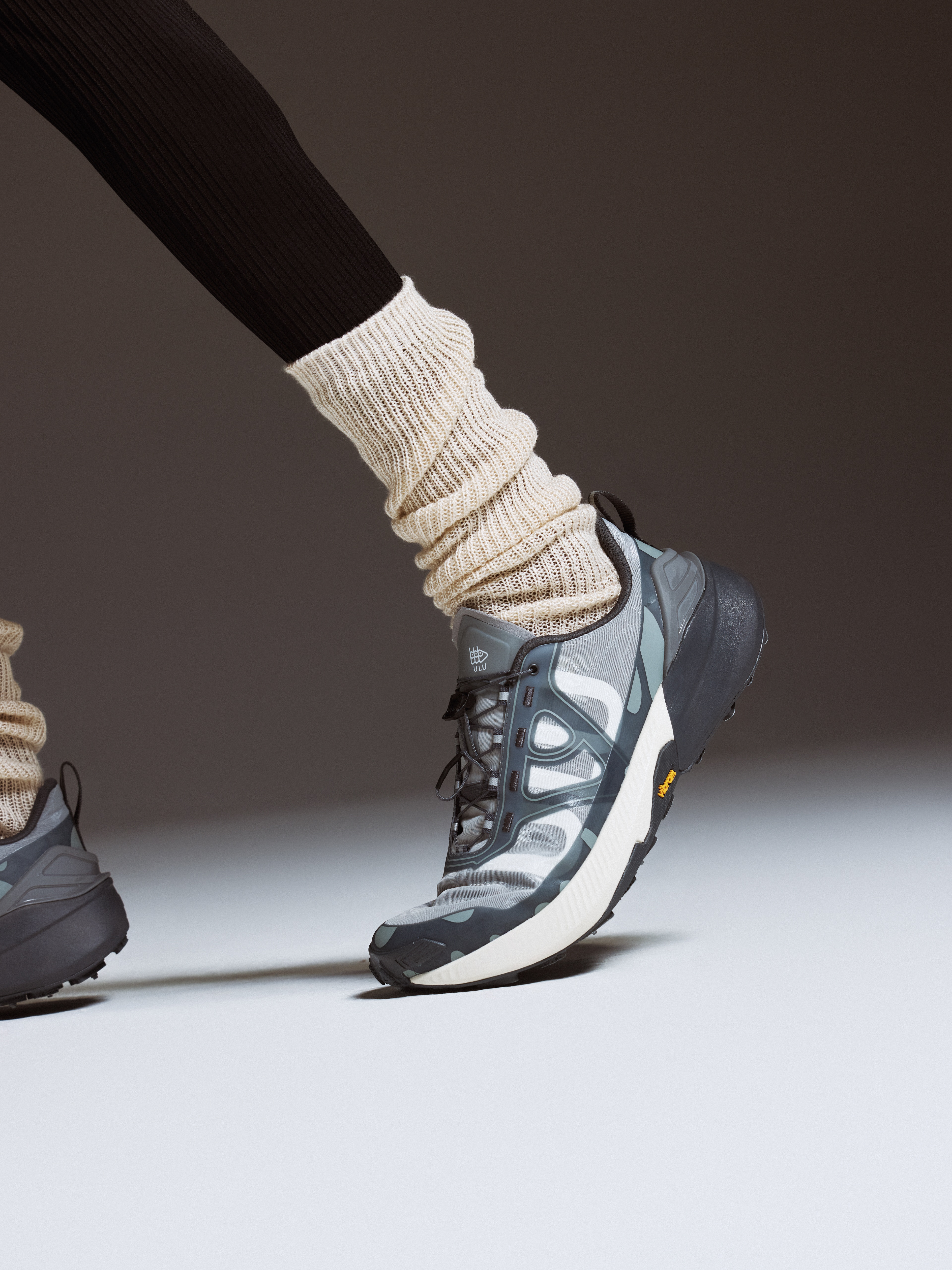 AMAK Low Grey