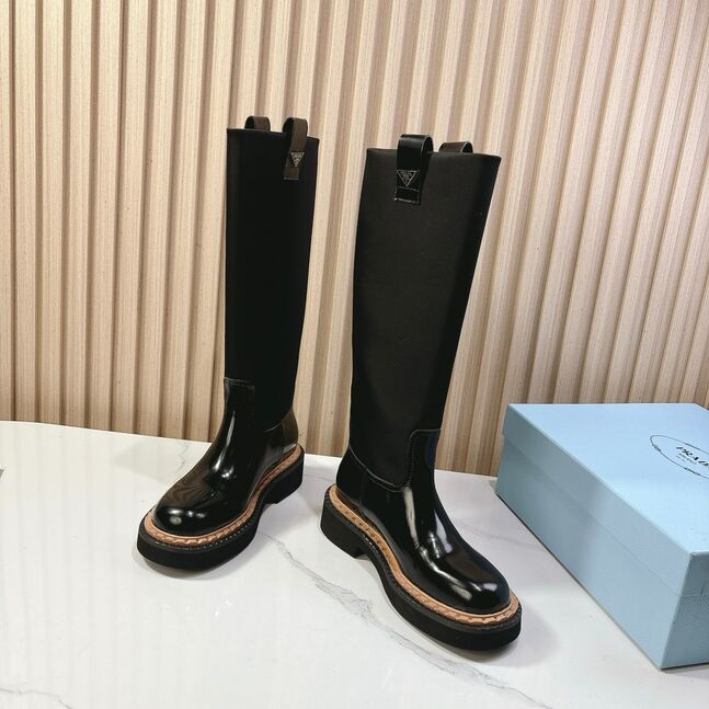 Хавар намар урт түрийтэй