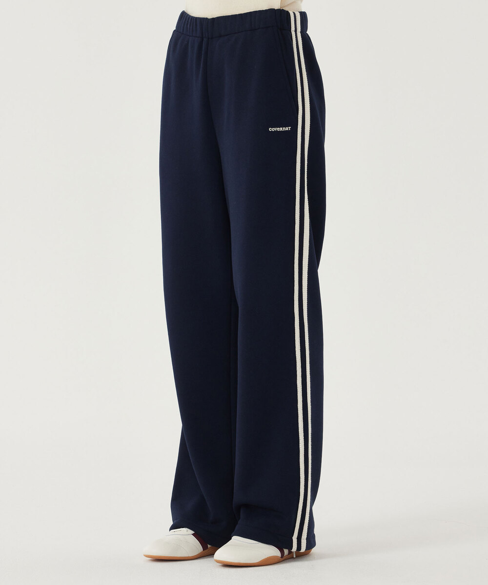 Woman Taping Straight Sweat Pants
