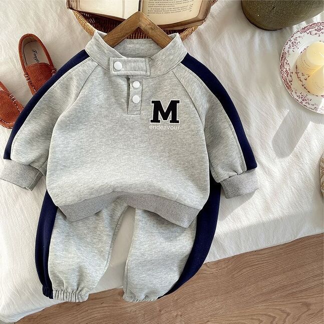 Саарал чөлөөт хослол