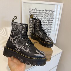 Dr martens zebra 