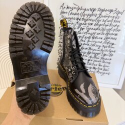 Dr martens zebra 